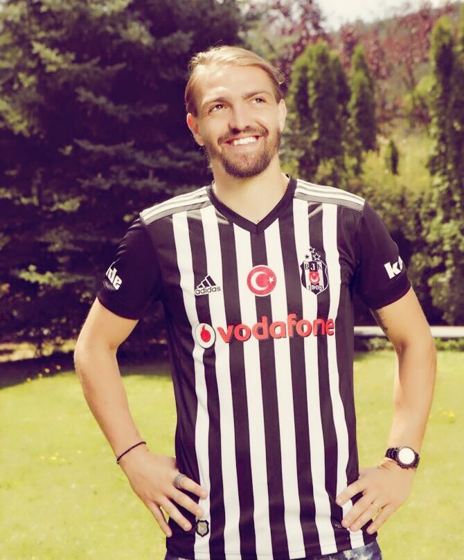 Futbolcular yeni formaları giydi! - Görsel 6