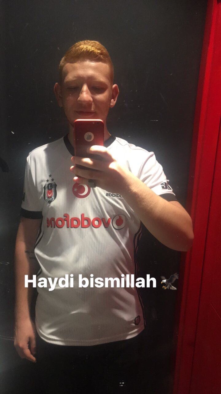 Formayı alır almaz giydiler! İşte Beşiktaş taraftarının yeni formalarla - Görsel 2