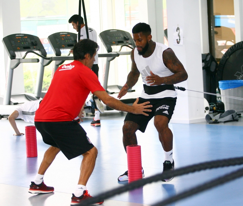 Beşiktaş salonda çalıştı! İşte sabah idmanından kareler - Görsel 1