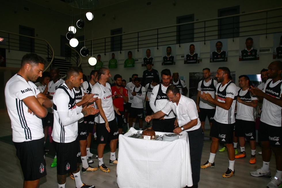 Tolgay Arslan'ın doğum günü kutlamasından kareler! - Görsel 3