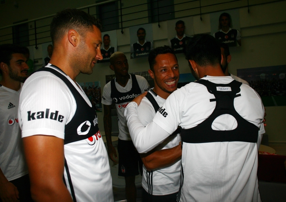 Tolgay Arslan'ın doğum günü kutlamasından kareler! - Görsel 6