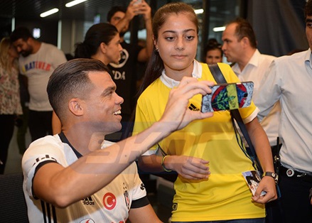 pepe-fene-r.jpg pepe-fene-r.jpg