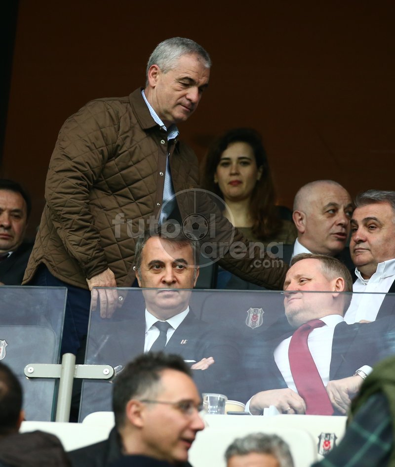 riza-calimbay.jpg riza-calimbay.jpg