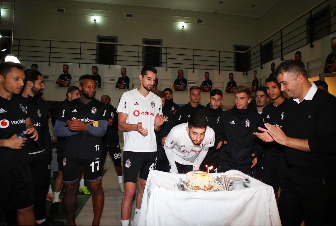 s3-006.jpg s3-006.jpg