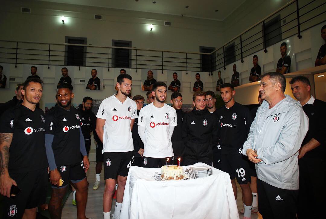 s4-002.jpg s4-002.jpg