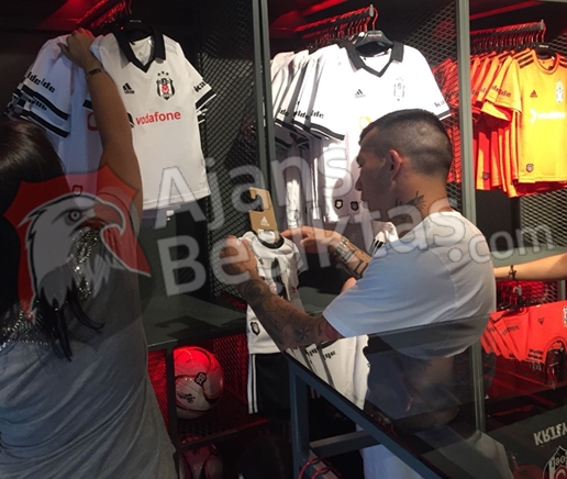 ss-007.jpg ss-007.jpg