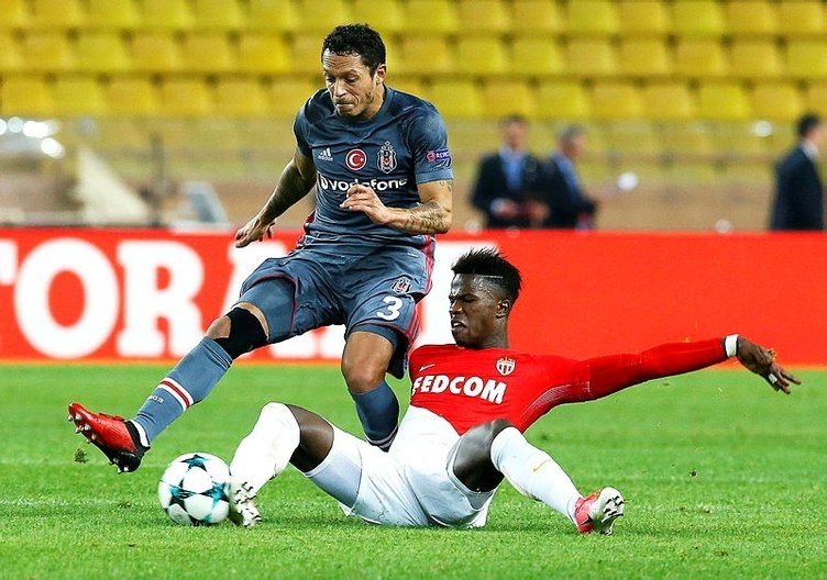 Beşiktaş, Avrupa basınında manşetleri süslüyor - Görsel 18