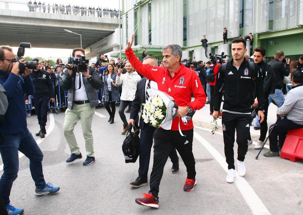 Beşiktaş, İzmir'e ulaştı! Coşkulu karşılama... - Görsel 2