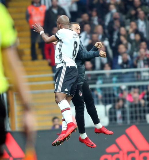 Cenk ve Babel'den klasikleşen gol sevinci! İşte o anlar... - Görsel 3
