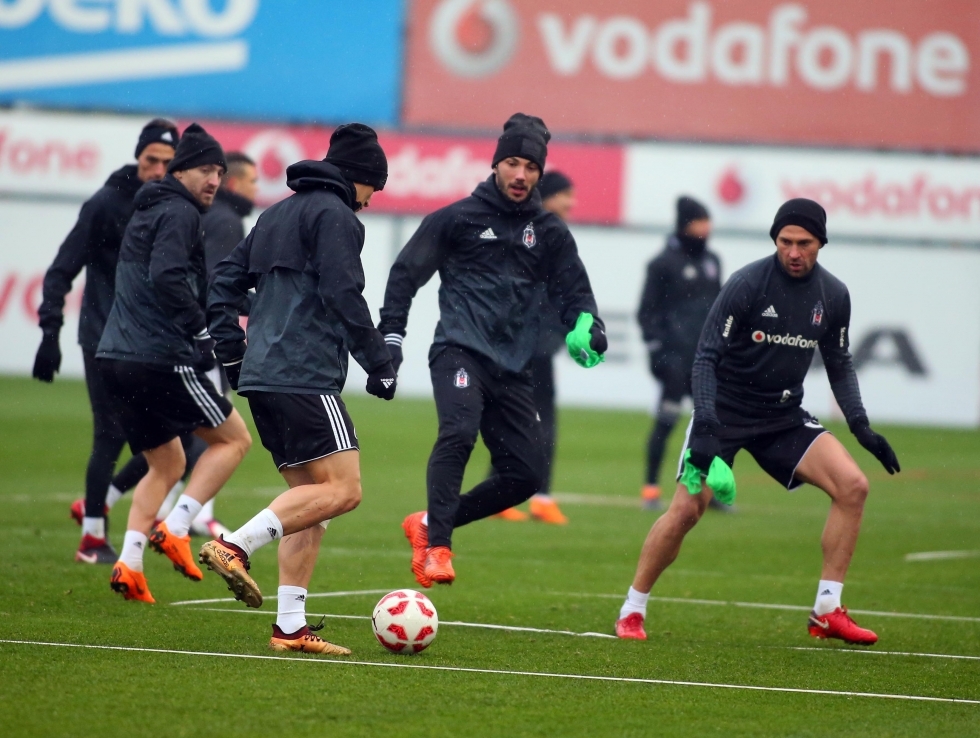 Beşiktaş, Fenerbahçe maçına hazırlanıyor! İşte antrenmandan kareler - Görsel 1