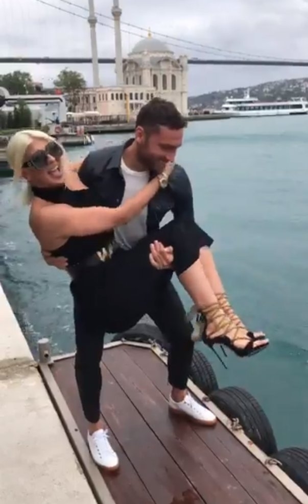 Tosic'in eşi Jelena Karleusa - Görsel 13