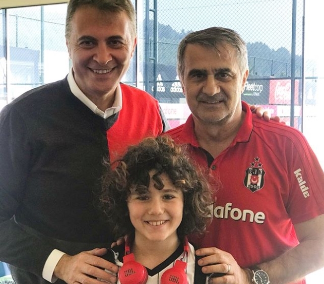 Ufak Tefek Cinayetler dizisinin çocuk oyuncusu Doruk Şen BJK Nevzat Demir Tesisleri'ne gitti! - Görsel 1