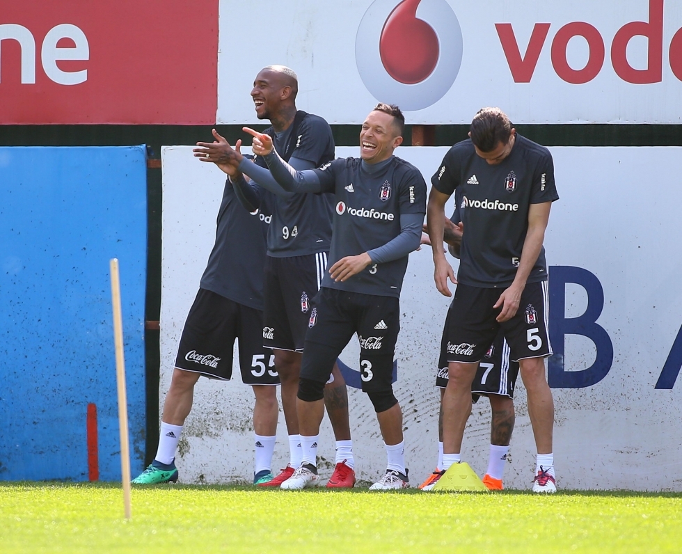 Beşiktaş,Akhisarspor deplasmanına hazırlanıyor! İşte antrenmandan neşeli görüntüler - Görsel 10