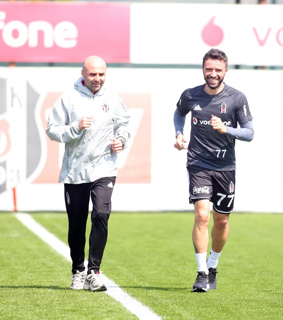 Beşiktaş,Akhisarspor deplasmanına hazırlanıyor! İşte antrenmandan neşeli görüntüler - Görsel 12