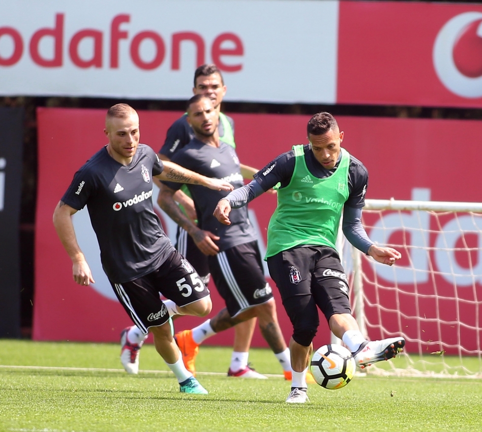 Beşiktaş,Akhisarspor deplasmanına hazırlanıyor! İşte antrenmandan neşeli görüntüler - Görsel 14