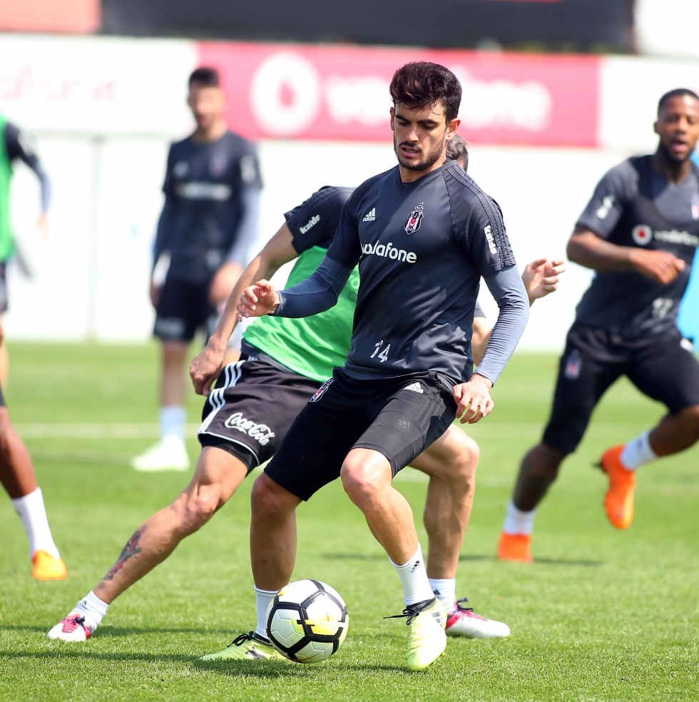 Beşiktaş,Akhisarspor deplasmanına hazırlanıyor! İşte antrenmandan neşeli görüntüler - Görsel 17