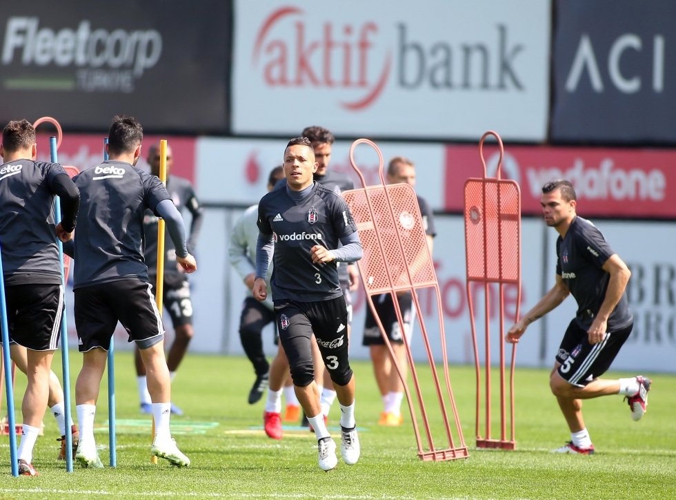 Beşiktaş,Akhisarspor deplasmanına hazırlanıyor! İşte antrenmandan neşeli görüntüler - Görsel 6