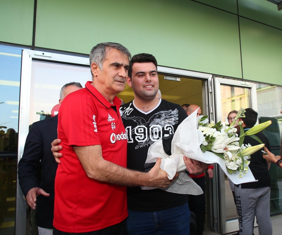 Beşiktaş'a coşkulu karşılama - Görsel 4