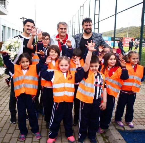 Beşiktaş antrenmanına öğrencilerden ziyaret - Görsel 3