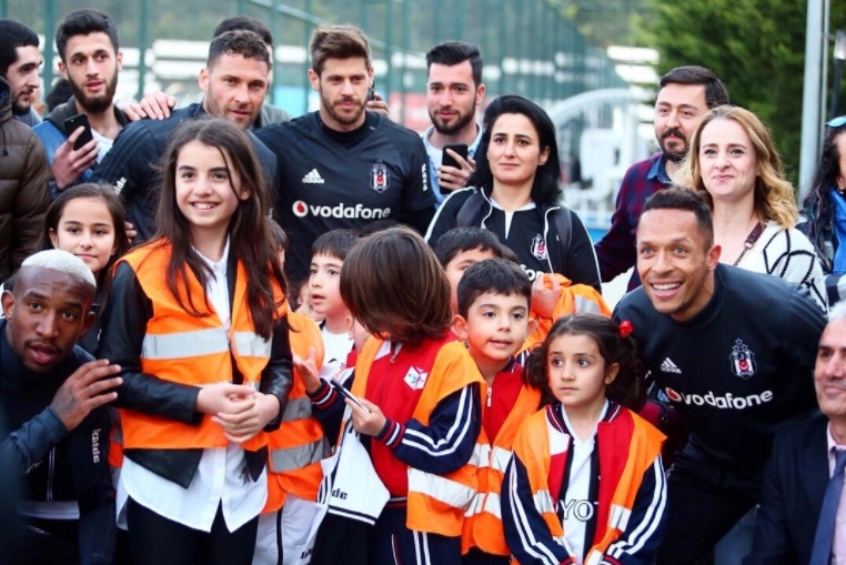 Beşiktaş antrenmanına öğrencilerden ziyaret - Görsel 4