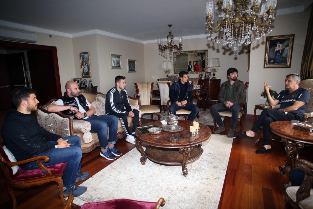 Kaptanlar, Şenol Güneş'i evinde ziyaret ettiler! - Görsel 8