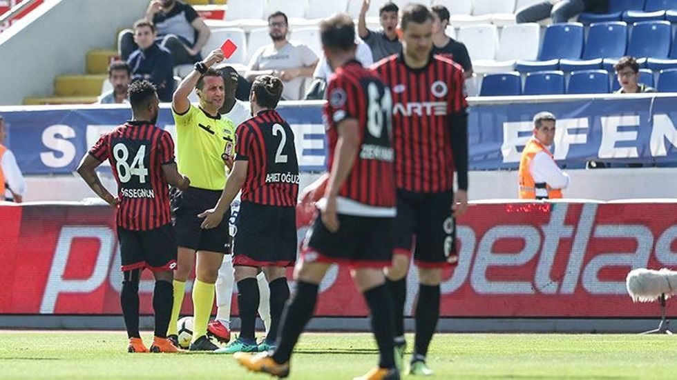 Bu sezon takımlar toplam kaç kart gördü? Beşiktaş kaçıncı sırada? - Görsel 12