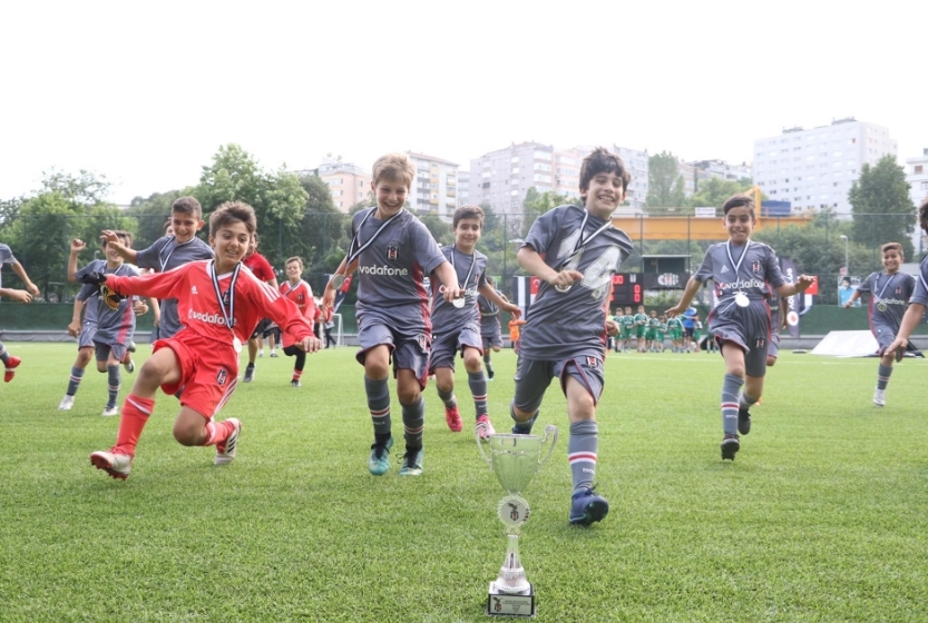 İşte Beşiktaş U-10 Takımı'nın şampiyonluk sevinci - Görsel 3