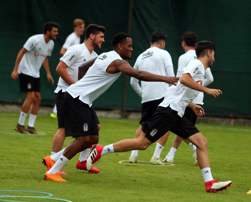 Beşiktaş yeni sezon hazırlıklarını sürdürüyor! İşte antrenmandan kareler... - Görsel 3