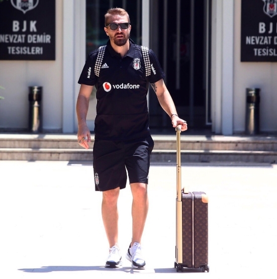 Beşiktaş'ın Slovakya yolculuğu başladı! İşte siyah beyazlıların kamp kadrosu - Görsel 1