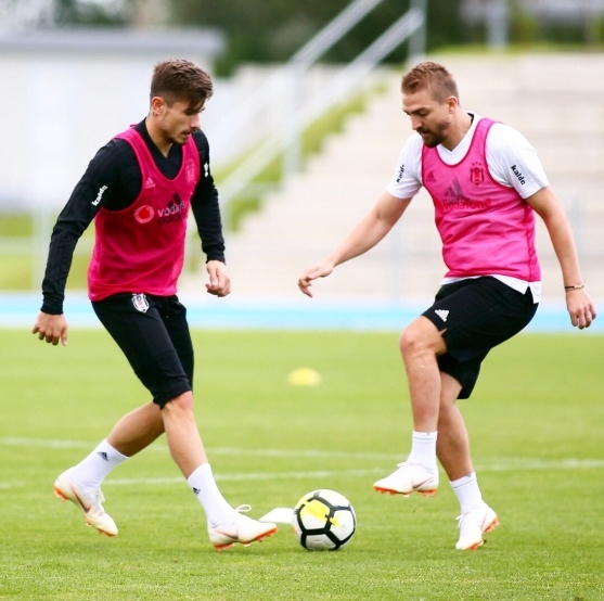 Beşiktaş'ın sabah antrenmanından kareler - Görsel 2