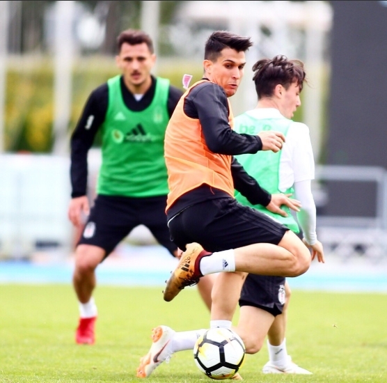 Beşiktaş'ın sabah antrenmanından kareler - Görsel 3