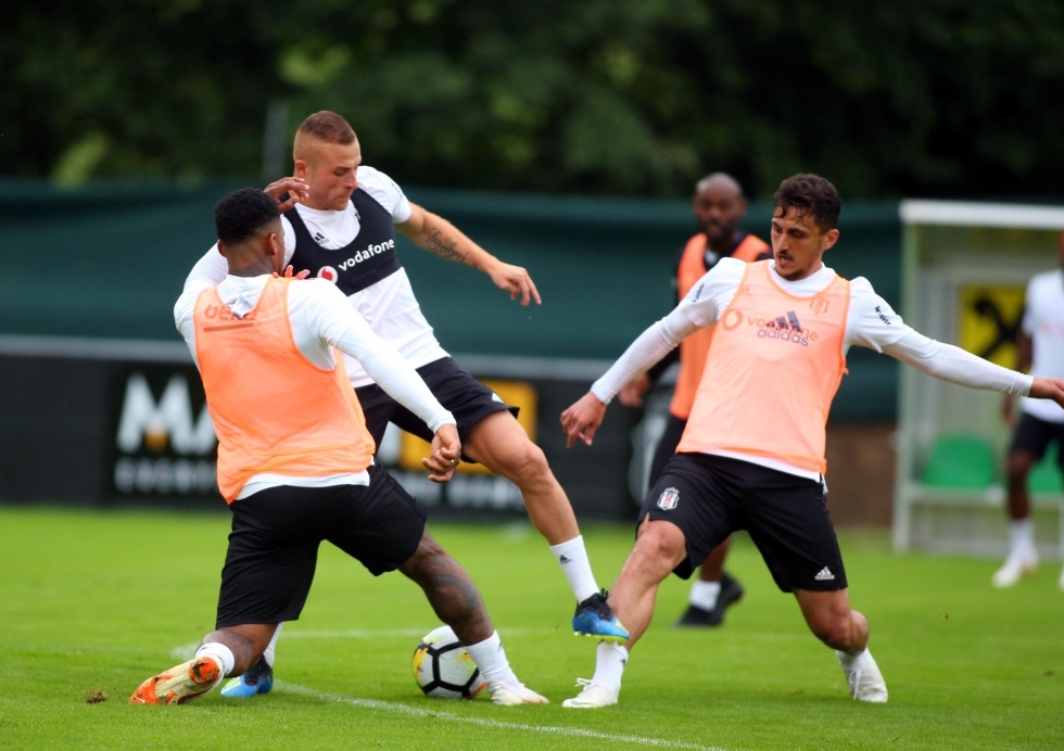 Beşiktaş'ın Avusturya kampı başladı! İşte antrenmandan kareler - Görsel 2