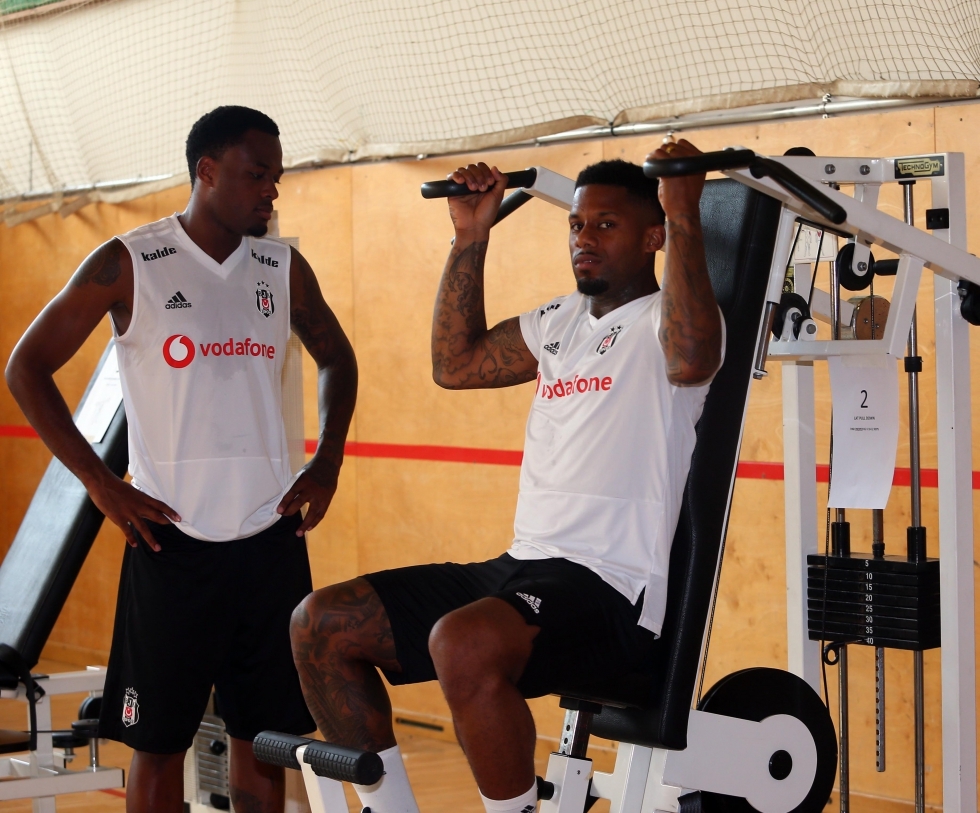Beşiktaş'ın akşam antrenmanından kareler - Görsel 10