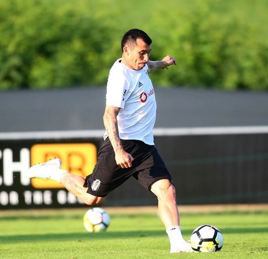 Beşiktaş yeni sezon hazırlıklarını sürdürüyor! İşte akşam antrenmanından kareler - Görsel 2