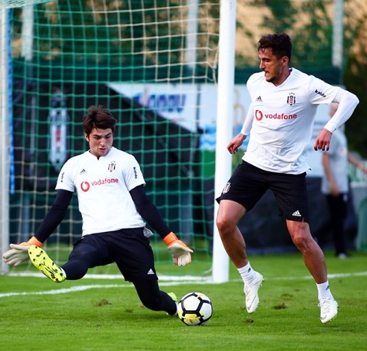 Beşiktaş yeni sezon hazırlıklarını sürdürüyor! İşte akşam antrenmanından kareler - Görsel 5