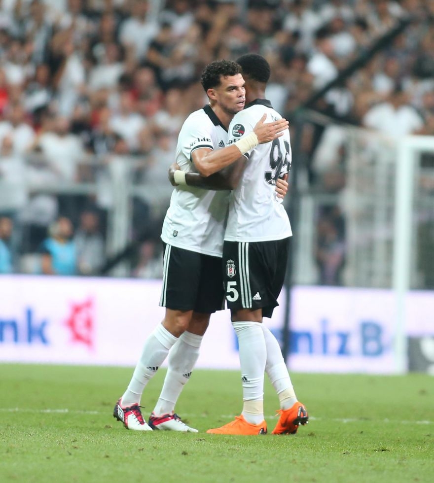 İşte kare kare Babel ve Pepe'nin gol sevinçleri - Görsel 14