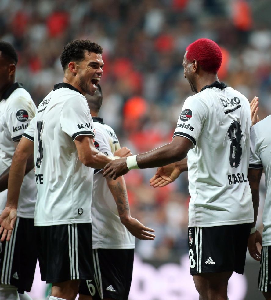 İşte kare kare Babel ve Pepe'nin gol sevinçleri - Görsel 9