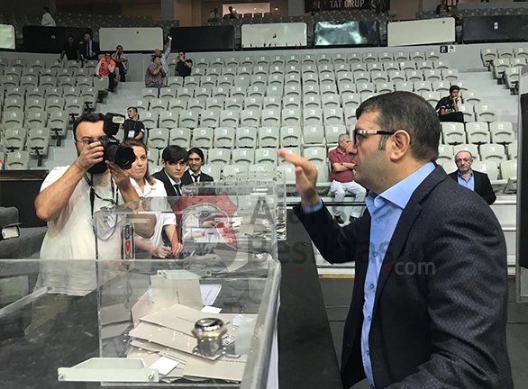Beşiktaş'ta oy kullanma işlemi devam ediyor... İşte oy kullanan yönetim kurulu üyeleri - Görsel 3