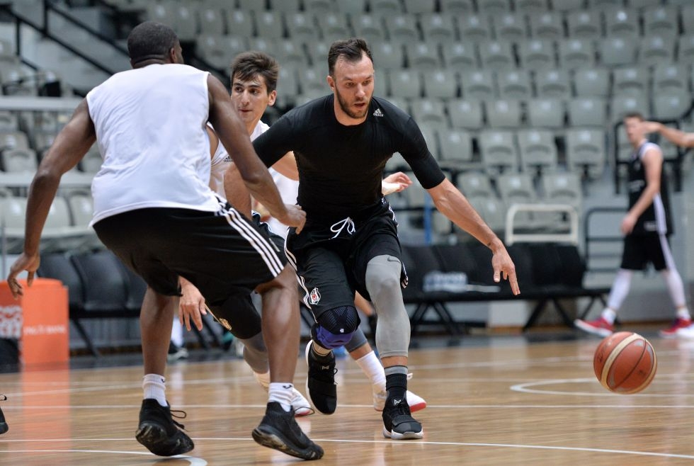 Beşiktaş Sompo Japan antrenmanından kareler - Görsel 6