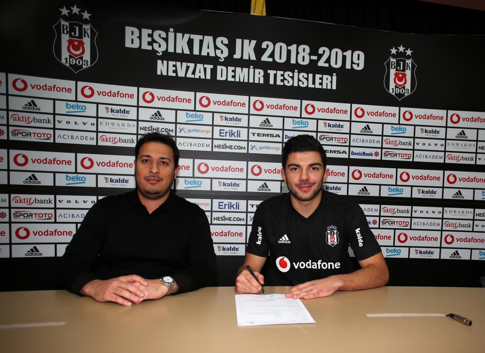 Muhayer Oktay, Beşiktaş'a imza attı - Görsel 1