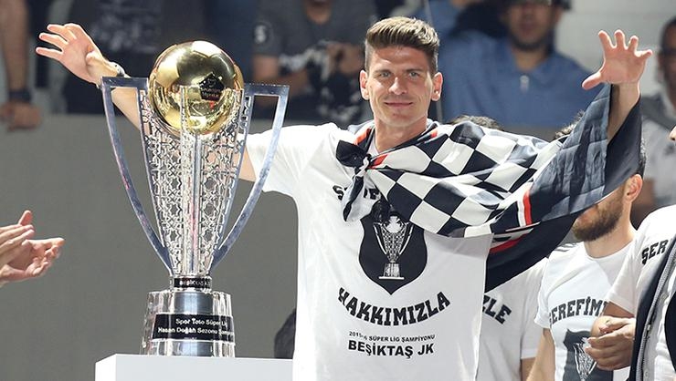 “Almanya’da Yılın Futbolcusu” ödülünü alan 4 Beşiktaşlı! - Görsel 30