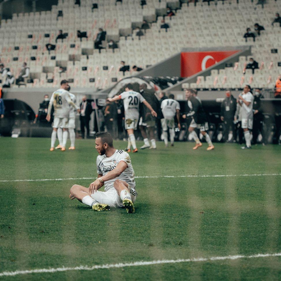 Beşiktaş, 72 dakika 10 kişi oynadığı Konyaspor maçında 3 puanı almayı bildi - Görsel 22