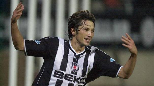 Galatasaray ile ön protokol imzalayan İlhan Mansız'ın Beşiktaş'a gidiş hikayesi - Görsel 2