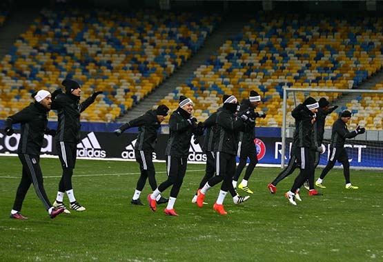 Kiev'de -7 derece soğuktaki antrenmandan kareler - Görsel 10
