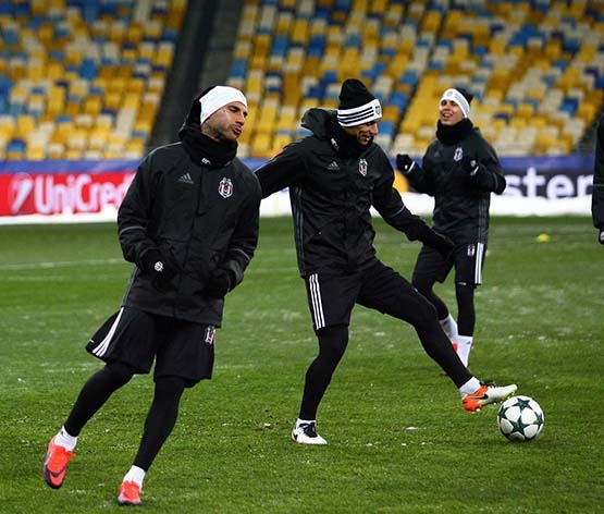 Kiev'de -7 derece soğuktaki antrenmandan kareler - Görsel 9