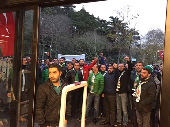 Beşiktaş'ta büyük buluşma! Taraftarlar teröre karşı bir arada! - Görsel 13