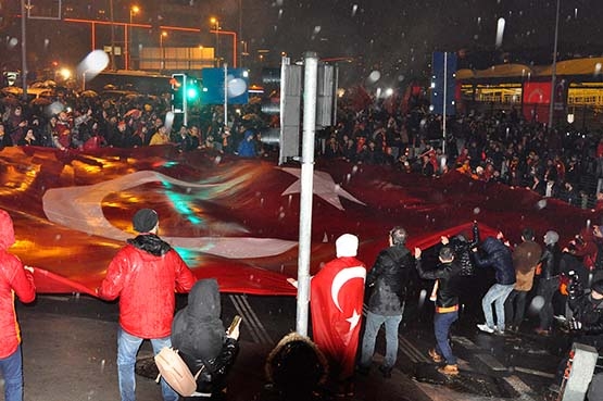 Beşiktaş'ta büyük buluşma! Taraftarlar teröre karşı bir arada! - Görsel 30
