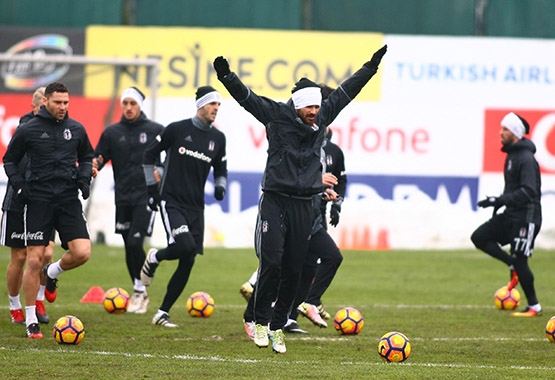 Beşiktaş'ta moraller yerinde... İşte bugünkü antrenmandan kareler - Görsel 10