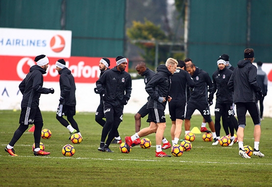 Beşiktaş'ta moraller yerinde... İşte bugünkü antrenmandan kareler - Görsel 11