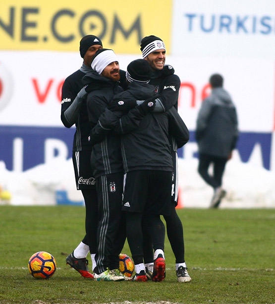 Beşiktaş'ta moraller yerinde... İşte bugünkü antrenmandan kareler - Görsel 12